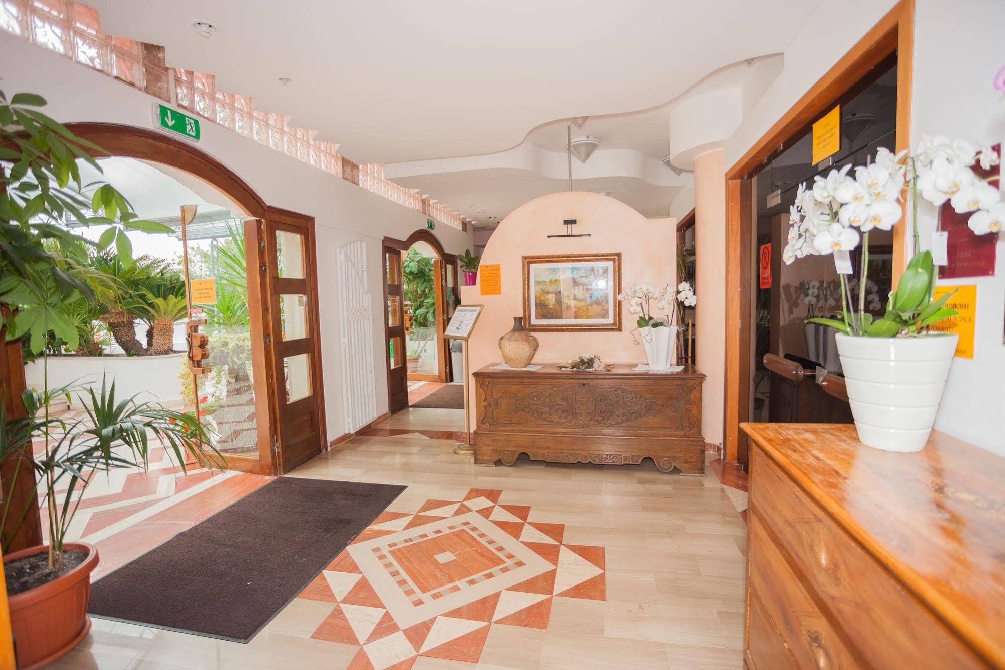 Hotel Baia Santa Barbara ローディ・ガルガーニコ エクステリア 写真